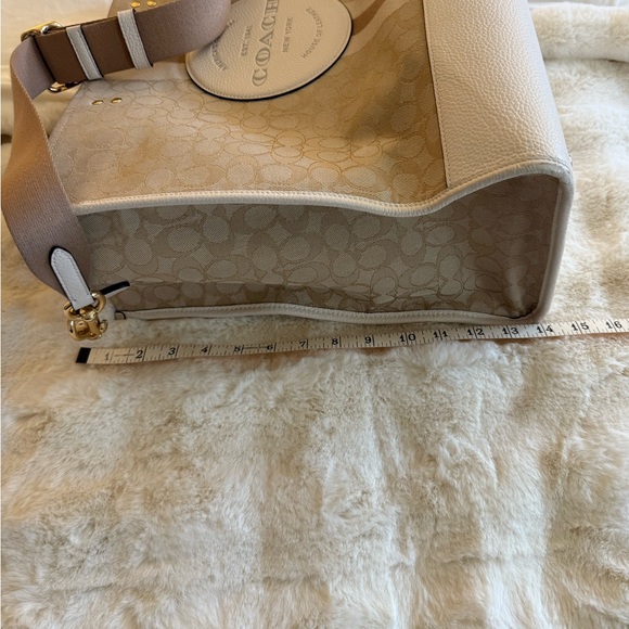 Coach Dempsey Tote 40 | Cream | Style No. C8418 - Picture 5 of 9